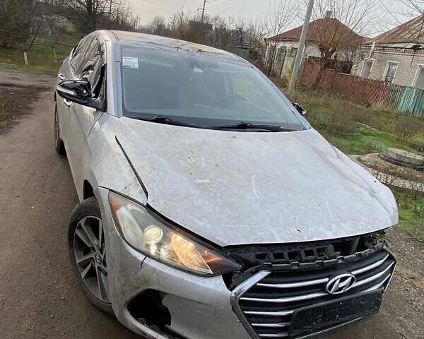 Серый Хендай Элантра, объемом двигателя 2 л и пробегом 150 тыс. км за 2800 $, фото 1 на Automoto.ua