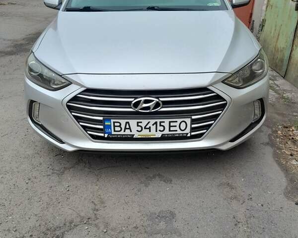 Серый Хендай Элантра, объемом двигателя 2 л и пробегом 95 тыс. км за 12500 $, фото 1 на Automoto.ua