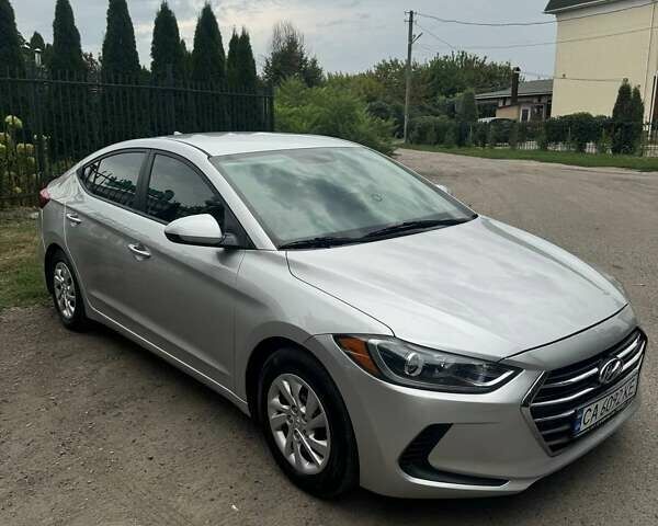 Серый Хендай Элантра, объемом двигателя 2 л и пробегом 173 тыс. км за 10850 $, фото 1 на Automoto.ua
