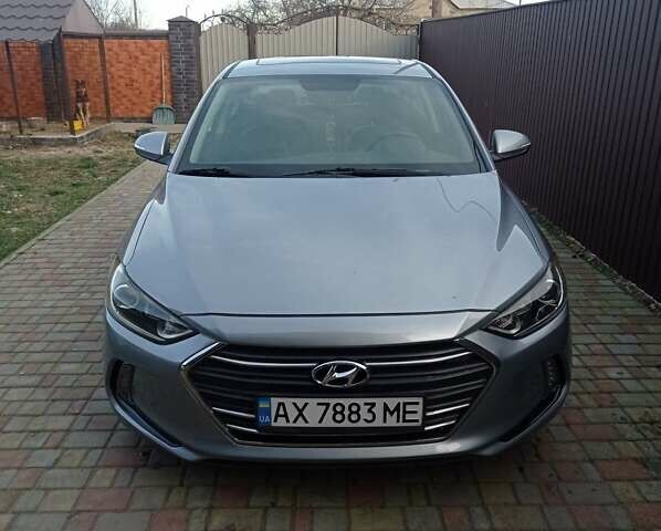 Серый Хендай Элантра, объемом двигателя 2 л и пробегом 90 тыс. км за 14000 $, фото 1 на Automoto.ua