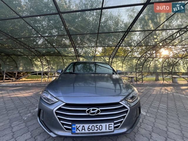 Сірий Хендай Елантра, об'ємом двигуна 2 л та пробігом 158 тис. км за 11000 $, фото 1 на Automoto.ua