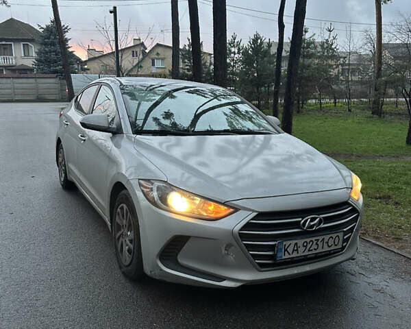 Серый Хендай Элантра, объемом двигателя 2 л и пробегом 161 тыс. км за 7300 $, фото 1 на Automoto.ua