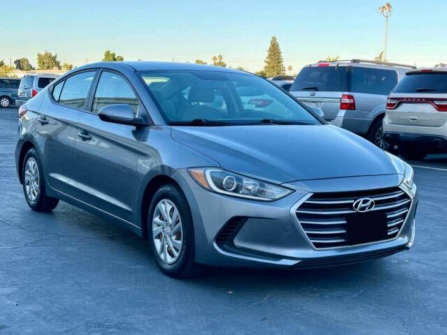 Сірий Хендай Елантра, об'ємом двигуна 2 л та пробігом 54 тис. км за 2600 $, фото 1 на Automoto.ua