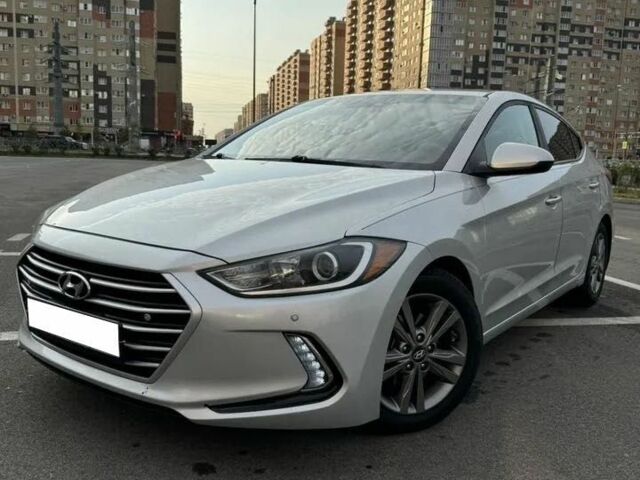 Сірий Хендай Елантра, об'ємом двигуна 2 л та пробігом 110 тис. км за 8800 $, фото 1 на Automoto.ua