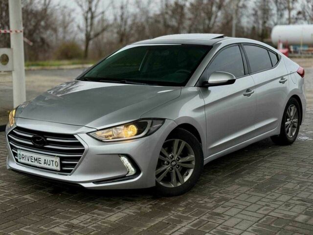 Серый Хендай Элантра, объемом двигателя 2 л и пробегом 156 тыс. км за 10699 $, фото 1 на Automoto.ua