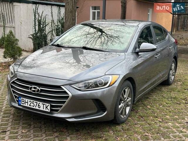 Серый Хендай Элантра, объемом двигателя 2 л и пробегом 160 тыс. км за 11200 $, фото 1 на Automoto.ua