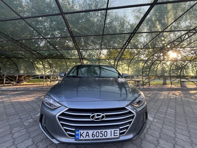 Сірий Хендай Елантра, об'ємом двигуна 2 л та пробігом 160 тис. км за 11200 $, фото 1 на Automoto.ua