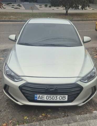 Хендай Элантра 2017 в Новомосковске на Automoto.ua Серый Хендай Элантра, объемом двигателя 2 л и пробегом 205 тыс. км за 9700 $, фото 1 на Automoto.ua