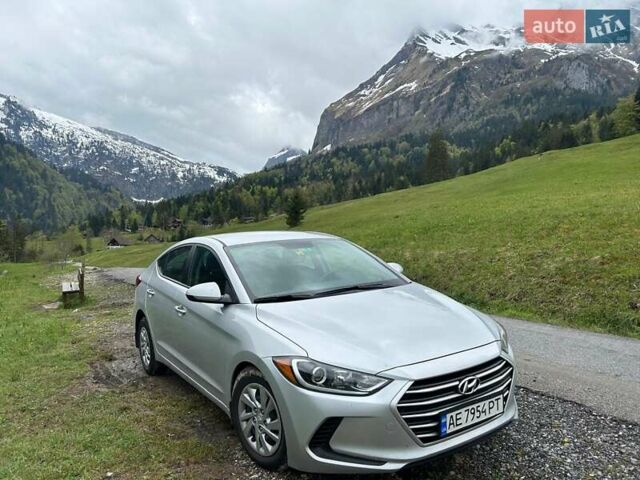 Сірий Хендай Елантра, об'ємом двигуна 2 л та пробігом 81 тис. км за 10500 $, фото 1 на Automoto.ua