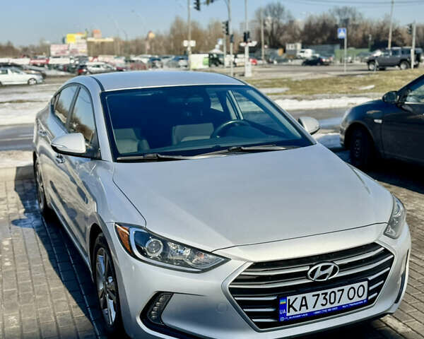 Серый Хендай Элантра, объемом двигателя 2 л и пробегом 127 тыс. км за 11900 $, фото 1 на Automoto.ua