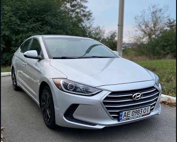 Серый Хендай Элантра, объемом двигателя 1.4 л и пробегом 189 тыс. км за 12300 $, фото 1 на Automoto.ua