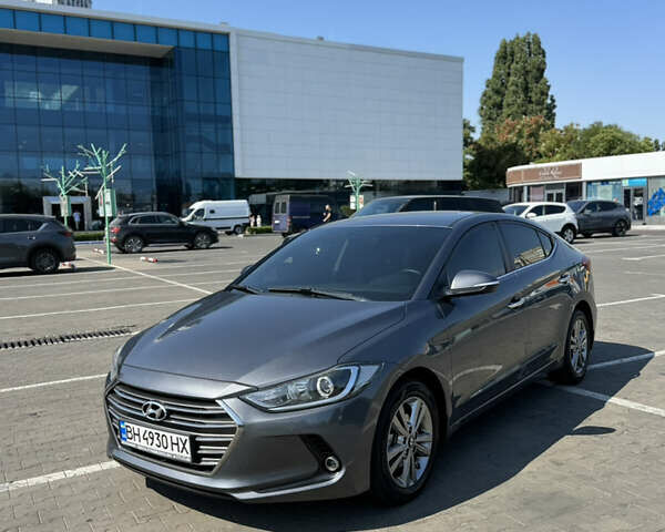 Сірий Хендай Елантра, об'ємом двигуна 1.6 л та пробігом 176 тис. км за 13900 $, фото 1 на Automoto.ua