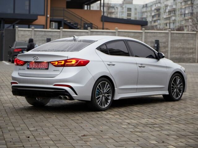 Серый Хендай Элантра, объемом двигателя 1.6 л и пробегом 145 тыс. км за 12500 $, фото 1 на Automoto.ua