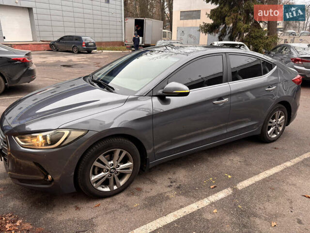 Серый Хендай Элантра, объемом двигателя 1.6 л и пробегом 111 тыс. км за 11900 $, фото 1 на Automoto.ua