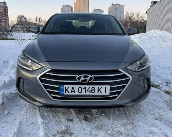 Сірий Хендай Елантра, об'ємом двигуна 2 л та пробігом 130 тис. км за 13500 $, фото 1 на Automoto.ua