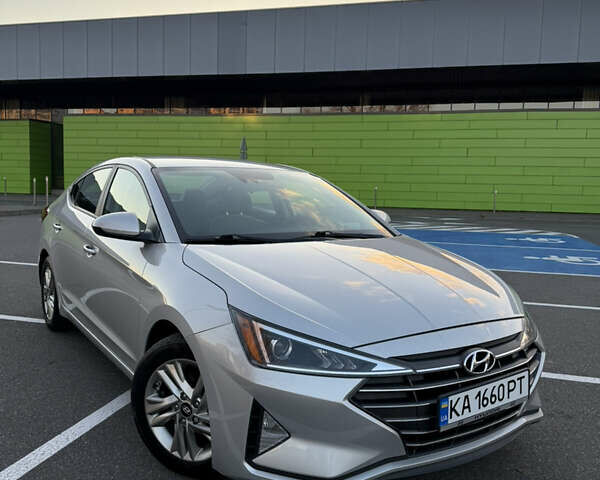 Серый Хендай Элантра, объемом двигателя 2 л и пробегом 92 тыс. км за 13800 $, фото 1 на Automoto.ua