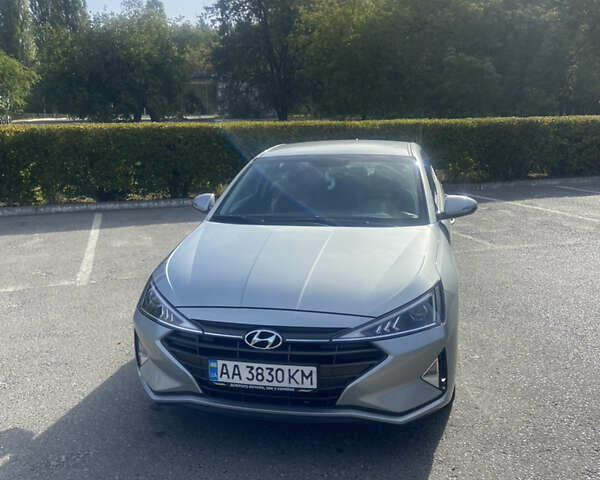 Сірий Хендай Елантра, об'ємом двигуна 1.6 л та пробігом 68 тис. км за 16000 $, фото 1 на Automoto.ua