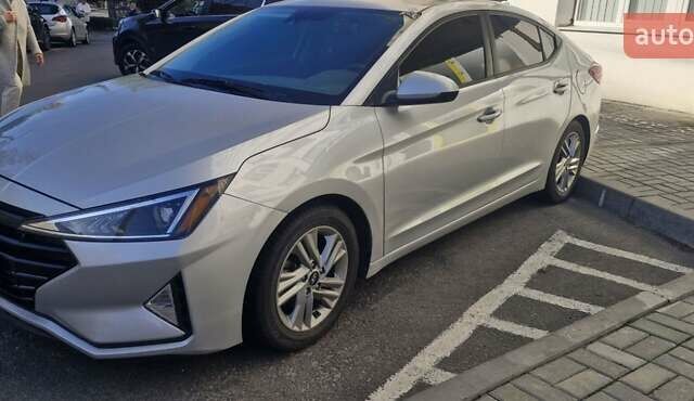 Серый Хендай Элантра, объемом двигателя 2 л и пробегом 90 тыс. км за 15000 $, фото 1 на Automoto.ua