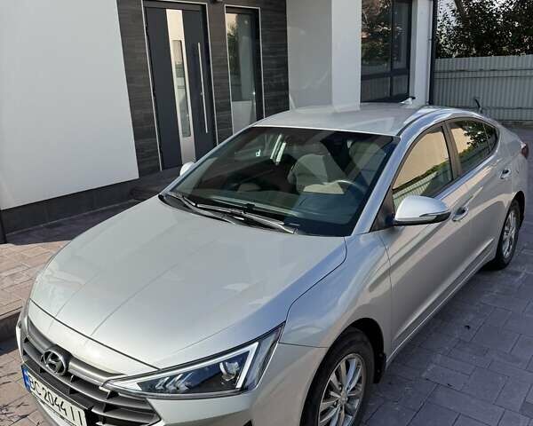 Серый Хендай Элантра, объемом двигателя 1.59 л и пробегом 40 тыс. км за 17500 $, фото 1 на Automoto.ua