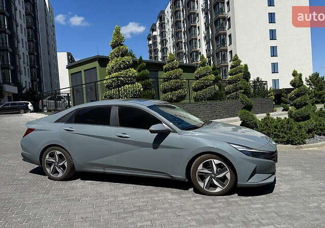 Серый Хендай Элантра, объемом двигателя 2 л и пробегом 64 тыс. км за 23000 $, фото 1 на Automoto.ua