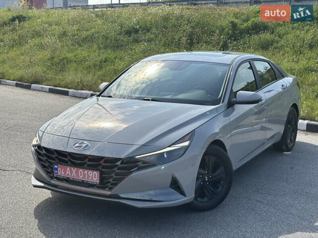 Серый Хендай Элантра, объемом двигателя 2 л и пробегом 52 тыс. км за 17900 $, фото 1 на Automoto.ua