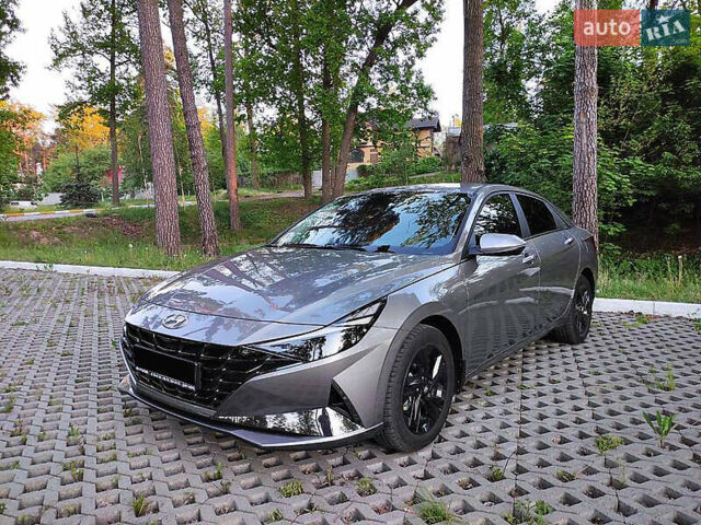 Серый Хендай Элантра, объемом двигателя 2 л и пробегом 52 тыс. км за 17499 $, фото 1 на Automoto.ua