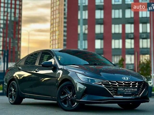 Серый Хендай Элантра, объемом двигателя 2 л и пробегом 118 тыс. км за 18800 $, фото 1 на Automoto.ua