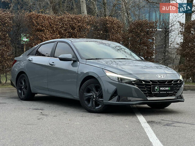 Серый Хендай Элантра, объемом двигателя 1.58 л и пробегом 65 тыс. км за 18999 $, фото 1 на Automoto.ua