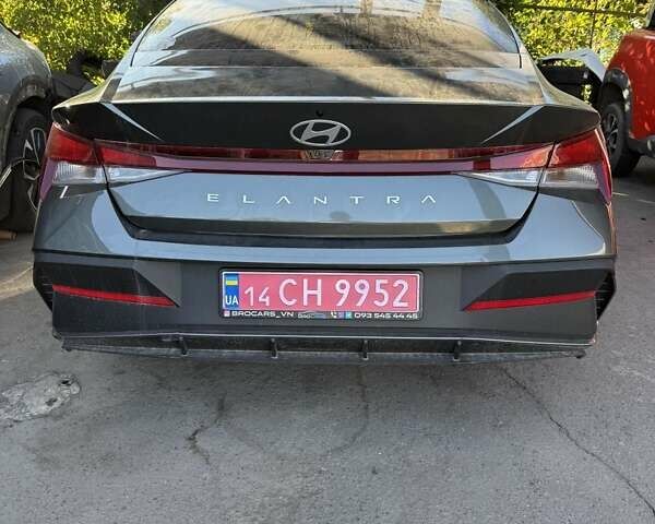Сірий Хендай Елантра, об'ємом двигуна 2 л та пробігом 4 тис. км за 12900 $, фото 1 на Automoto.ua