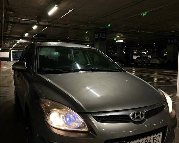 Сірий Хендай Елантра, об'ємом двигуна 2 л та пробігом 267 тис. км за 5999 $, фото 1 на Automoto.ua