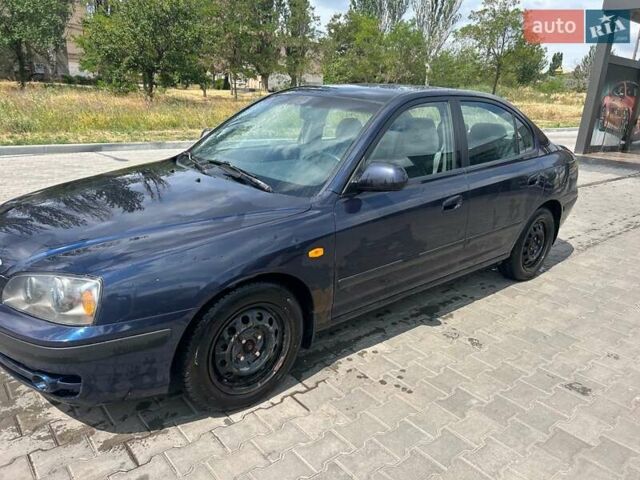 Синий Хендай Элантра, объемом двигателя 2 л и пробегом 320 тыс. км за 4000 $, фото 1 на Automoto.ua