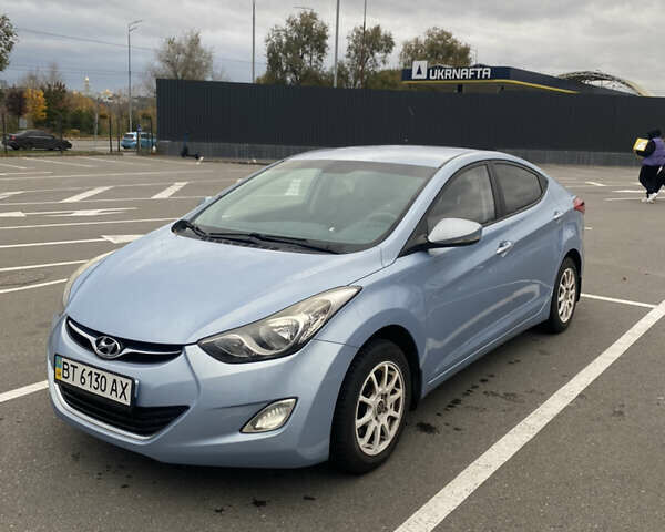 Синий Хендай Элантра, объемом двигателя 1.59 л и пробегом 197 тыс. км за 8900 $, фото 1 на Automoto.ua