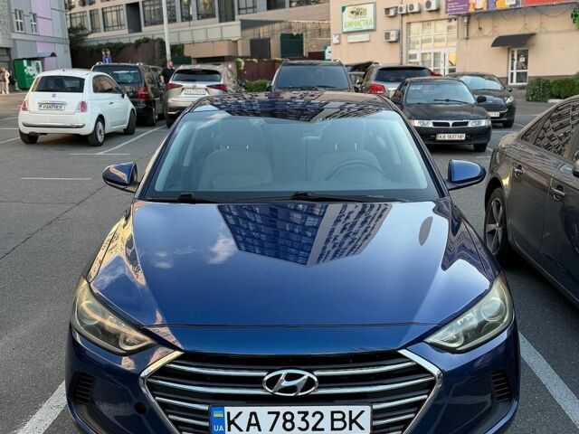 Синий Хендай Элантра, объемом двигателя 2 л и пробегом 120 тыс. км за 11000 $, фото 1 на Automoto.ua