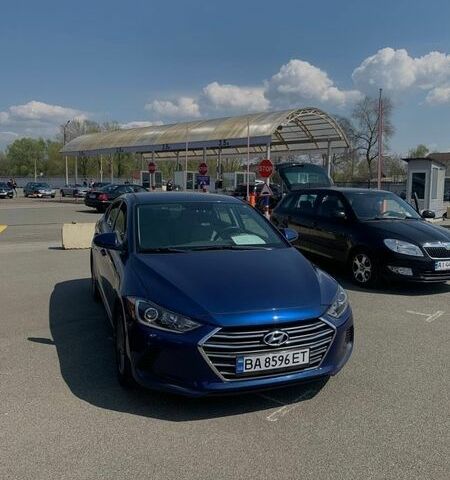 Синий Хендай Элантра, объемом двигателя 2 л и пробегом 167 тыс. км за 9800 $, фото 1 на Automoto.ua