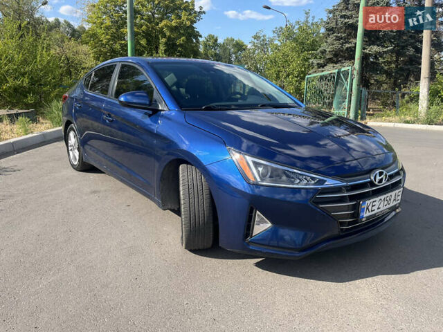 Синий Хендай Элантра, объемом двигателя 2 л и пробегом 112 тыс. км за 13900 $, фото 1 на Automoto.ua