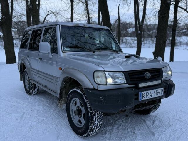 Серый Хендай Галлопер, объемом двигателя 2.5 л и пробегом 280 тыс. км за 2700 $, фото 1 на Automoto.ua