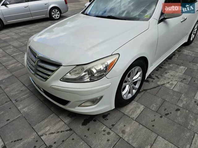 Білий Хендай Генезис, об'ємом двигуна 3.79 л та пробігом 158 тис. км за 11200 $, фото 1 на Automoto.ua