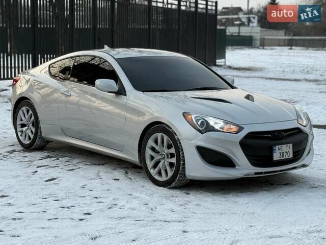 Серый Хендай Генезис, объемом двигателя 2 л и пробегом 210 тыс. км за 11900 $, фото 1 на Automoto.ua