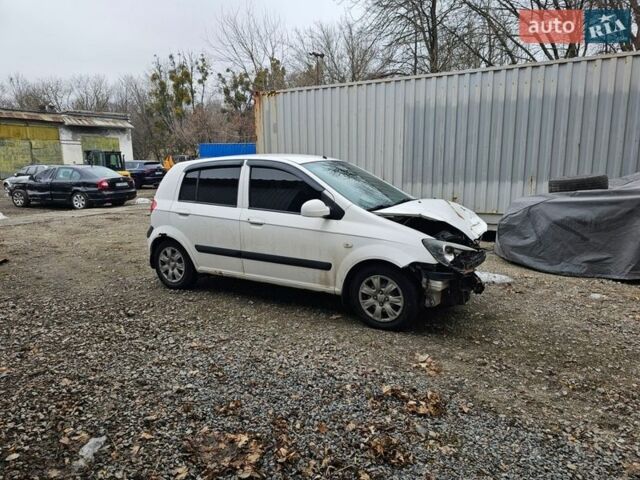 Белый Хендай Гетц, объемом двигателя 1.4 л и пробегом 270 тыс. км за 2000 $, фото 1 на Automoto.ua