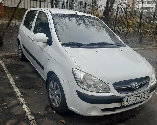 Белый Хендай Гетц, объемом двигателя 1.4 л и пробегом 120 тыс. км за 5000 $, фото 1 на Automoto.ua