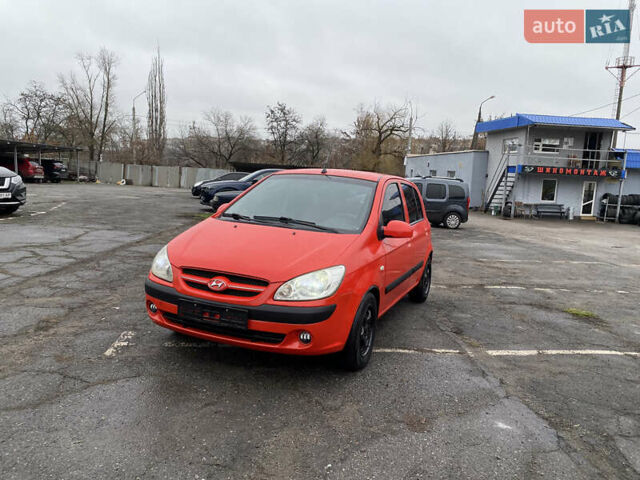 Червоний Хендай Гетц, об'ємом двигуна 1.6 л та пробігом 178 тис. км за 4700 $, фото 1 на Automoto.ua