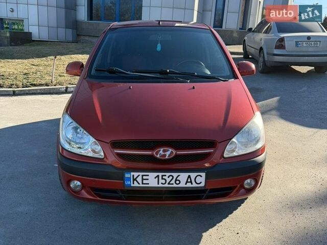 Красный Хендай Гетц, объемом двигателя 1.4 л и пробегом 222 тыс. км за 5600 $, фото 1 на Automoto.ua