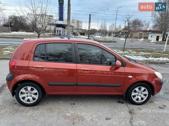 Красный Хендай Гетц, объемом двигателя 1.4 л и пробегом 213 тыс. км за 4563 $, фото 1 на Automoto.ua