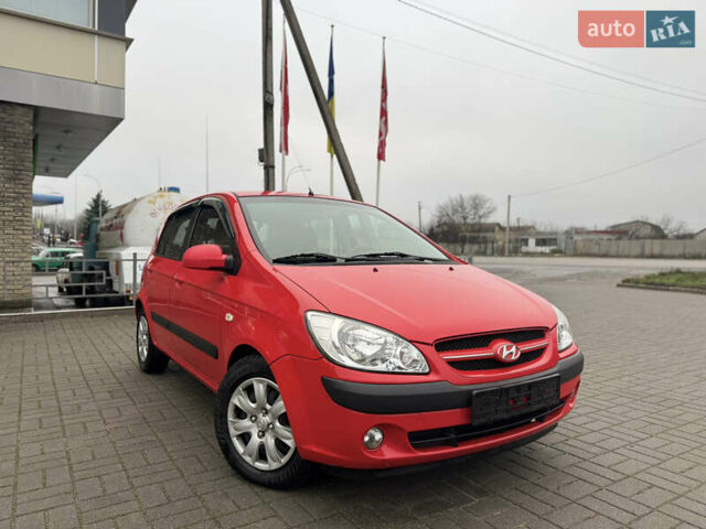 Красный Хендай Гетц, объемом двигателя 1.4 л и пробегом 143 тыс. км за 5500 $, фото 1 на Automoto.ua