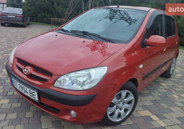 Красный Хендай Гетц, объемом двигателя 1.6 л и пробегом 157 тыс. км за 5500 $, фото 1 на Automoto.ua