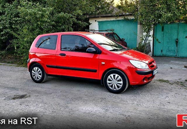 Красный Хендай Гетц, объемом двигателя 1.1 л и пробегом 227 тыс. км за 3650 $, фото 1 на Automoto.ua