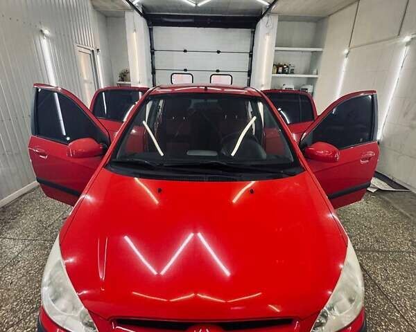 Червоний Хендай Гетц, об'ємом двигуна 1.4 л та пробігом 138 тис. км за 4100 $, фото 1 на Automoto.ua