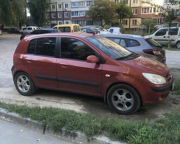Красный Хендай Гетц, объемом двигателя 1.4 л и пробегом 185 тыс. км за 4000 $, фото 1 на Automoto.ua