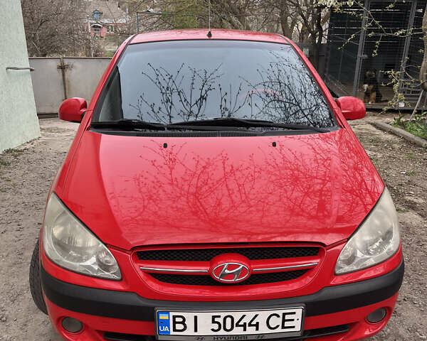 Красный Хендай Гетц, объемом двигателя 1.4 л и пробегом 154 тыс. км за 4000 $, фото 1 на Automoto.ua