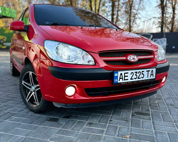 Красный Хендай Гетц, объемом двигателя 1.6 л и пробегом 170 тыс. км за 5600 $, фото 1 на Automoto.ua